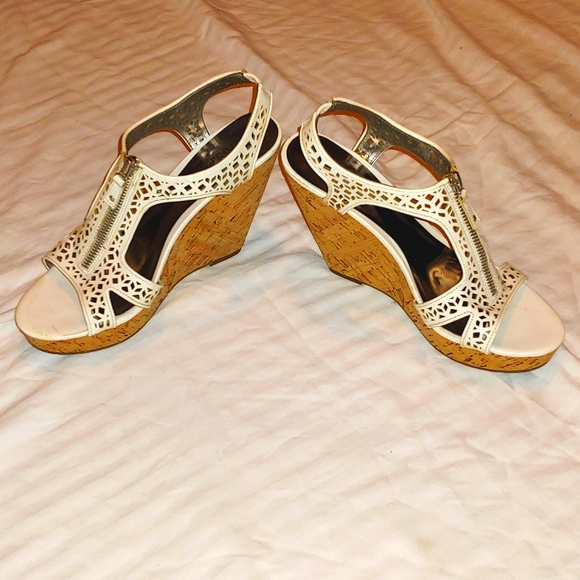 CARLOS WEDGES * 9.5 * WHITE/TAN * 5" HEEL - Picture 2 of 10